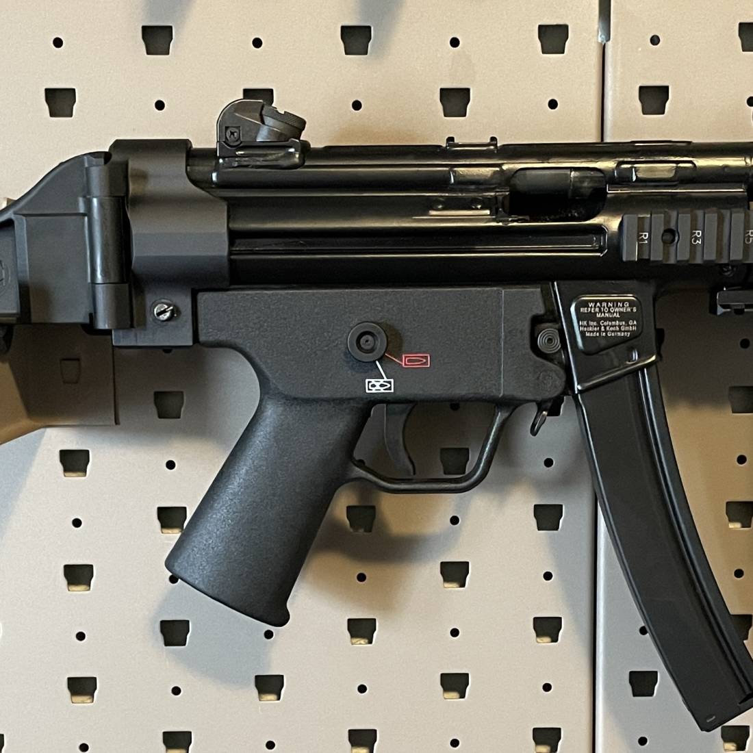 H&K SP5, Knights Armament RAS Quad Rail, SB Tactical Brace, Binary Trigger